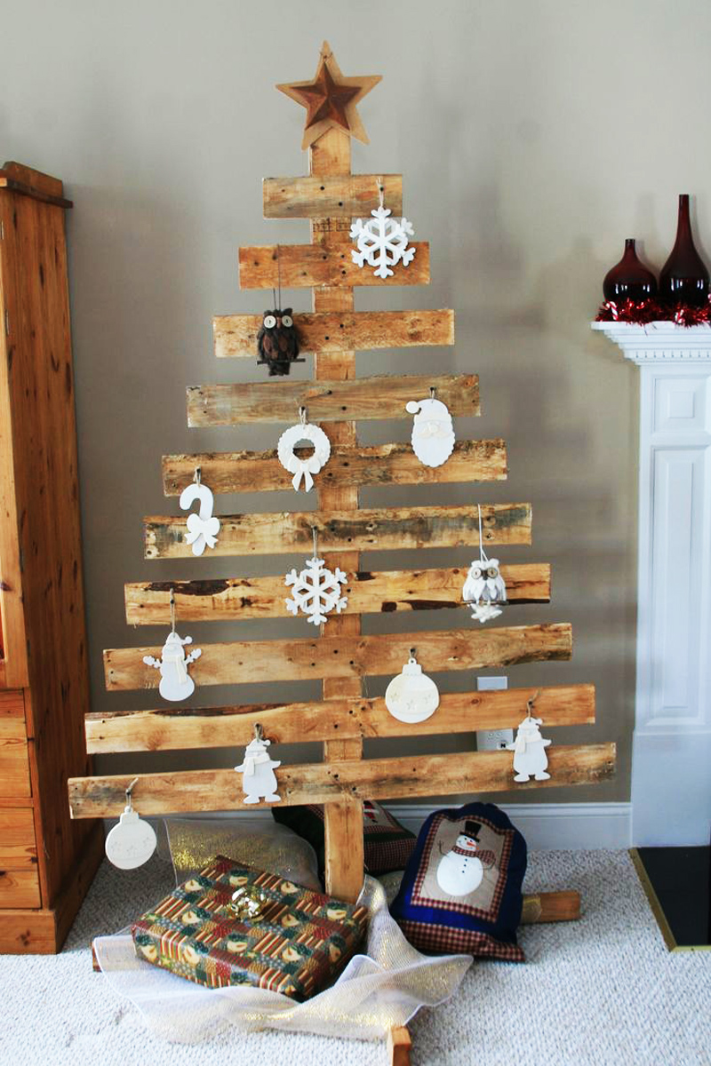 AD-Ideas-Of-How-To-Make-A-Wood-Pallet-Christmas-Tree-16