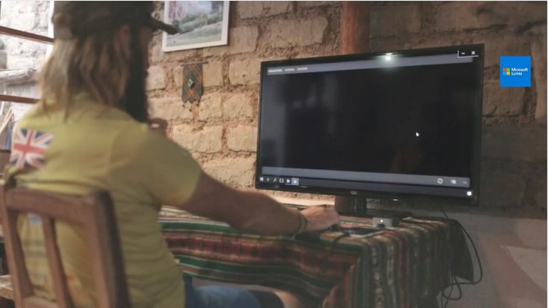 جیمی رمزی دونده، یکی از کاربردهای حقیقی ویژگی Continuum در ویندوز موبایل را به نمایش می گذارد [تماشا کنید]