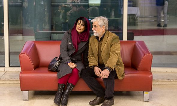 تصاویر : محمدرضا عارف و همسرش روی فرش قرمز