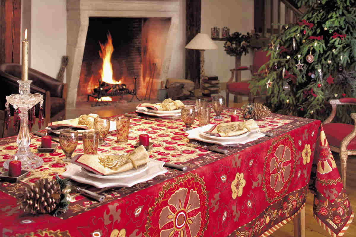christmas-buffet-table-decorating-comfortable-christmas-table-christmas-buffet-table-decorations1