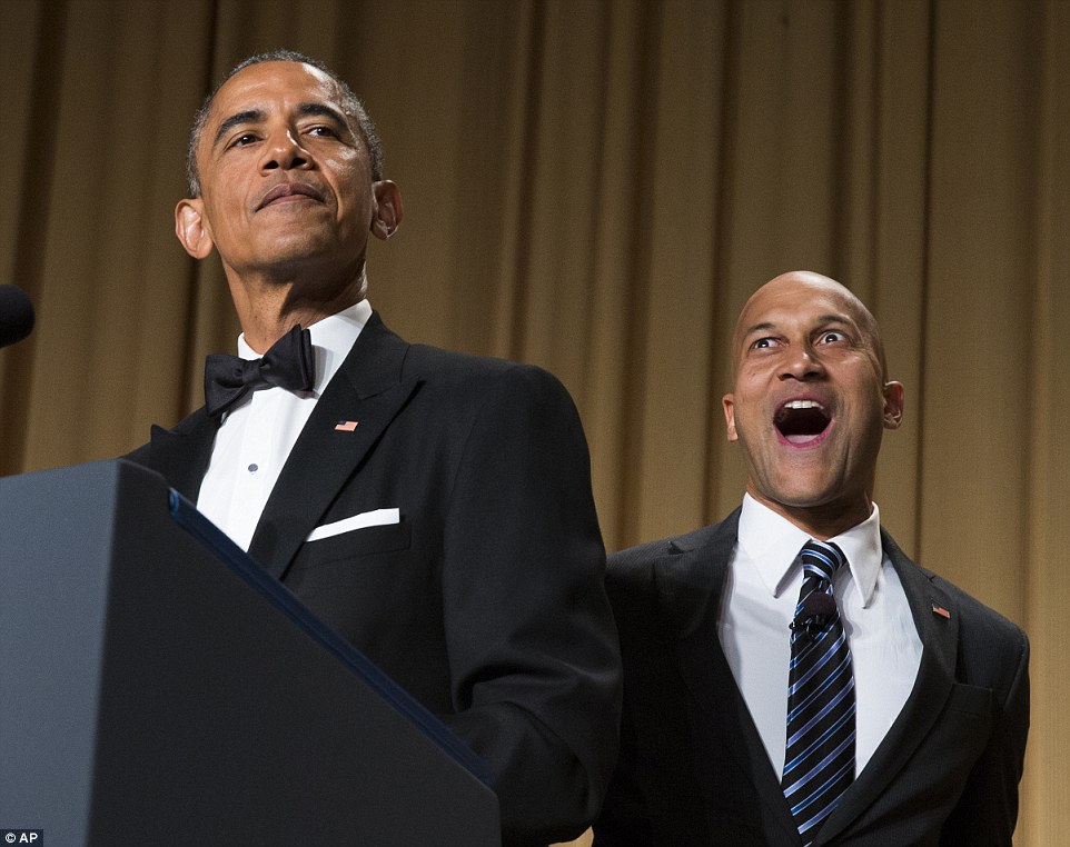 شوخی خبرنگاران با اوباما: از گرفتن گاف‌های کلامی تا پوشیدن شلوار جین در مراسم رسمی!+ تصاویر