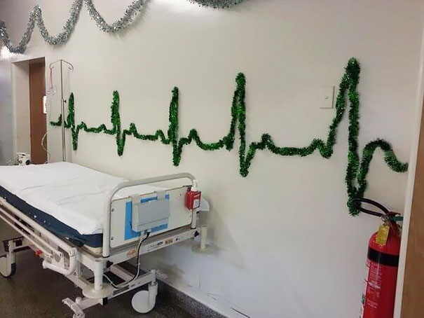 خلاقیت کارکنان بیمارستان در استقبال از کریسمس