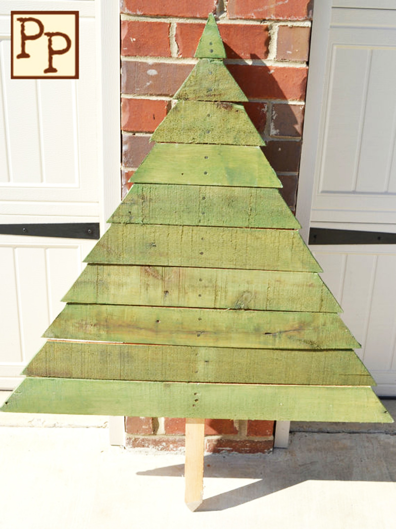 AD-Ideas-Of-How-To-Make-A-Wood-Pallet-Christmas-Tree-08