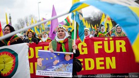 تظاهرات ضد ترکیه در راهپیمایی نوروزی کردهای مقیم آلمان