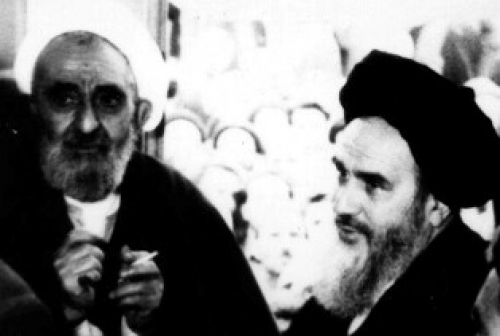 عالمی که امام خمینی(ره) کفش‌هایش را جفت کرد