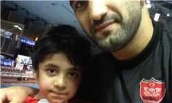 خبرگزاری فارس: فرزند مرحوم نوروزی با کشتی‌گیران دیدار کرد
