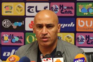 منصوریان پس از شکست نفت: فوتبال ایران اصول حرفه‌ای ندارد