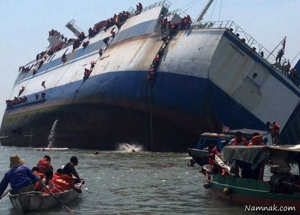 کشتی غرق شده ، pictures of the day ، تصاویر