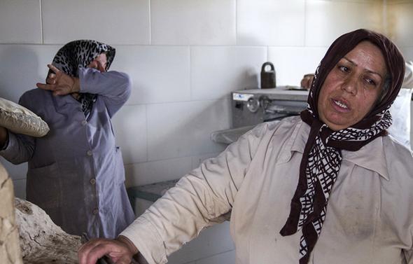 تصاویر : نانوایی خانم ها در خمین