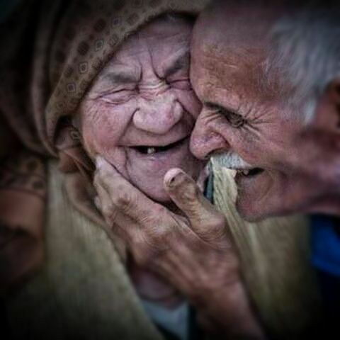 عشق واقعی پیرنمیشه
