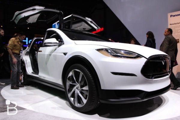 Tesla-Model-X-CES-2015-21-1280x853-w600