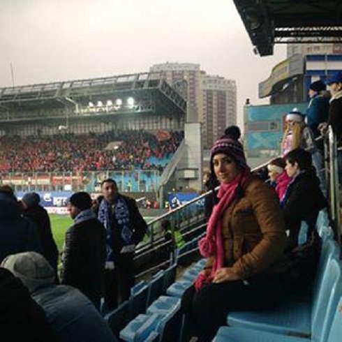 تیپ جالب مریم ایراندوست در استادیوم فوتبال