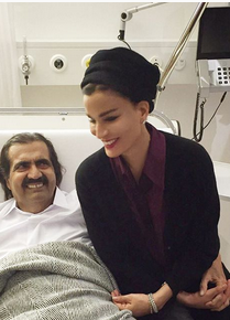امیر سابق قطر و همسرش در بیمارستان (+عکس)