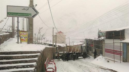 بهمن 94- بارش برف در شهر گزنگ- استان مازندران- علی اکبر آخانی