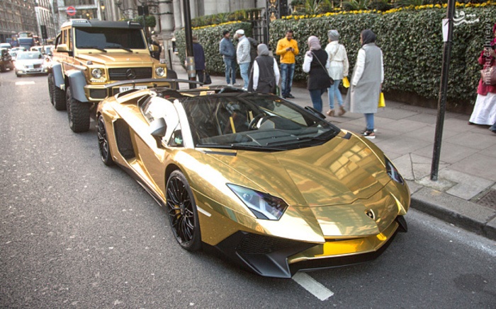 خودروهای طلایی لندن را ببینید / مالک این خودروها کیست؟ 