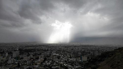 یک روز بارانی در شیراز- علی