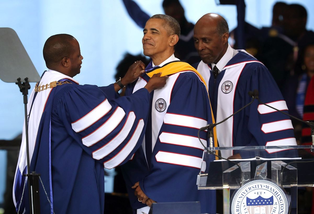 درد و دل اوباما در لباس فارغ التحصیلان دانشگاه هاوارد