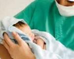 تولد نخستین نوزاد سال 95 در آمل دو دقیقه پس از تحویل سال نو
