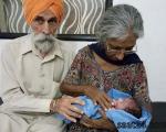 یک زن هندی در هفتاد سالگی نخستین فرزندش را به دنیا آورد