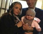امیر مهدی ژوله در کنار همسر و دخترش گندم + عکس