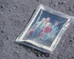 عکس خانوادگی که روی ماه جا ماند !