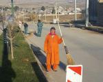 بانوی نارنجی پوش خراسان شمالی تنها رفتگر زن ایرانی