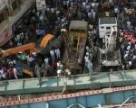 پنج نفر در رابطه با ریزش مرگبار پل در هند دستگیر شدند