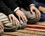 احکام شرعی حرکت کردن در هنگام نماز خواندن