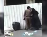 ضرب و شتم یک زن توسط پلیس سعودی در ملاعام + فیلم