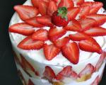 شیرینی ها/ «کیک توت فرنگی»، پیشنهاد ویژه و دوست داشتنی