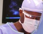 نخستین جراحی قلب با عینک گوگل/باز کردن رگ کرونر با دقت بالا