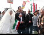 عکس/ حضور یک عروس و داماد در راهپیمایی 22 بهمن