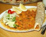 غذای ملل/ پیتزا ترکیه ای لاه ماجون را در خانه درست کنید