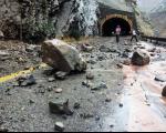 ریزش کوه جاده ایلام - صالح آباد  - مهران را مسدود کرد