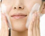 درست کردن شیر پاک کن،پاک کننده آرایش و نرم کننده طبیعی  -آکا