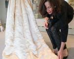 عروس جذابی با مدل لباس عروسی رکورد دار جهان شد! (عکس) -آکا