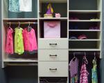 کمد لباس اتاق کودک چه چیزهایی باید داشته باشد؟