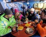 عکس هایی از پوشش زنان در پیست‌ اسکی دیزین