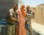 دستگیری یک داعشی با لباس زنانه عجیب!+عکس