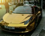 ماشین از جنسه طلا