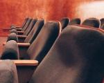 7 چیزی که هرگز نباید در سینما به آنها دست بزنید!