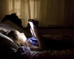 تاثیر استفاده از تبلت و وسایل الکترونیکی بر کیفیت خواب