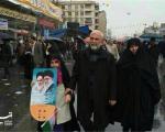 عکس/ تصویر کمتر دیده شده از شهید سردار همدانی در راهپیمایی ۲۲ بهمن