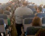 4گوشه دنیا/  سوژه شدن مسافر چاقی که روی صندلی هواپیما جا نشد!
