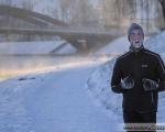 صورت یخ زده یک مرد حین پیاده روی! + عکس