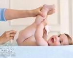 آموزش تعویض پوشک نوزاد بدون درد + عکس -آکا