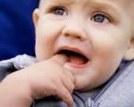 مشکل رویش دندان های شیری در خردسالان