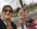 مجری تلویزیون و همسرش در حال قدم زدن در کشور هلند! +عکس