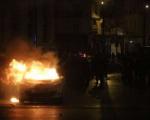 درگیری در اعتراض های شبانه پاریس؛ یك خودرو پلیس به آتش كشیده شد