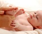 مامان و نی نی/ اثرات مثبت «ماساژ» در نوزادان